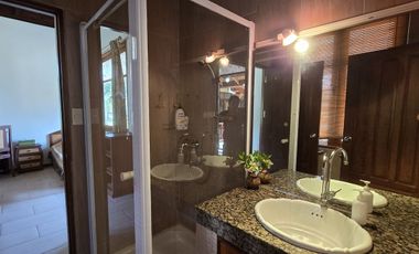 Chanthaburi: Noble 6-bedroom traditional lake estate on over 3.000 sqm