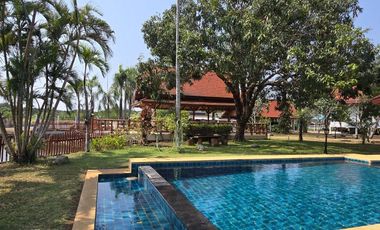 Chanthaburi: Noble 6-bedroom traditional lake estate on over 3.000 sqm