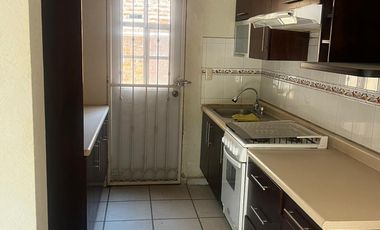 CASA EN RENTA EN REAL DE LOS NARANJOS