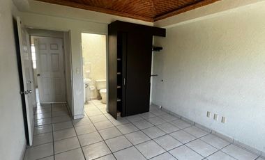 CASA EN RENTA EN REAL DE LOS NARANJOS