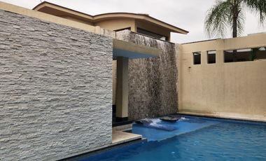 Isla Mocoli, Hermosa Casa Amoblada de 3 Pisos con Acabados de Lujo/ Piscina