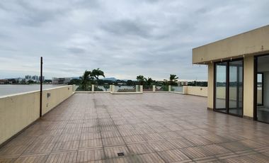 Isla Mocoli, Hermosa Casa Amoblada de 3 Pisos con Acabados de Lujo/ Piscina
