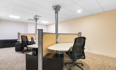 Acceso a oficinas profesionales en Tierra Firme Santa Barbara, Bogota