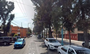 REMATO AMPLIA CASA EN UNA DE LAS MEJORES ZONAS DE LA ALCALDIA IZTAPALAPA, CIUDAD DE MÉXICO!!