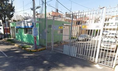 REMATO AMPLIA CASA EN UNA DE LAS MEJORES ZONAS DE LA ALCALDIA IZTAPALAPA, CIUDAD DE MÉXICO!!