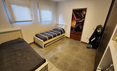 Vendo propiedad de categoría en barrio residencial de Puerto Madryn