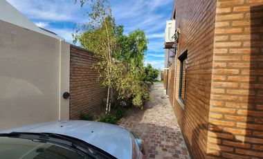 Vendo propiedad de categoría en barrio residencial de Puerto Madryn