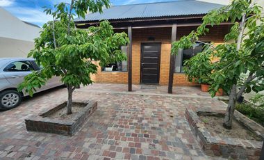 Vendo propiedad de categoría en barrio residencial de Puerto Madryn