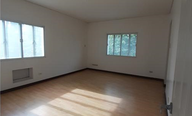 For Sale 3BR Townhouse with CCT Title in Brentville near Brent School