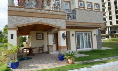 3-storey house in a 5-star resort subdivision in Mactan, Cebu @ P150k a month