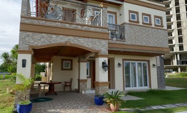 3-storey house in a 5-star resort subdivision in Mactan, Cebu @ P150k a month
