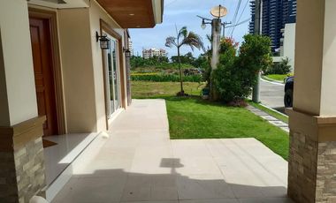 3-storey house in a 5-star resort subdivision in Mactan, Cebu @ P150k a month