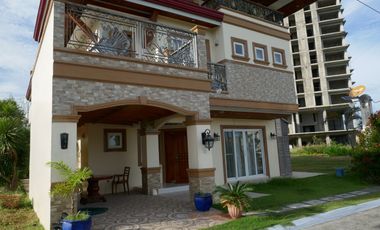 3-storey house in a 5-star resort subdivision in Mactan, Cebu @ P150k a month