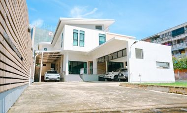 Single House For SALE! Modern 2-storey 150 sq.wah “Prime Location” only 500m. from BTS Ari Phahonyothin Rd., near Saphankhwai, Inthamara, Pradipat, Sutthisarn /42-HH-66134