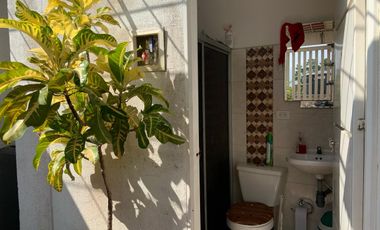 CASA CON TALLER FUNCIONANDO
