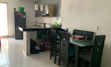 CASA CON TALLER FUNCIONANDO