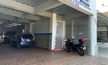 CASA CON TALLER FUNCIONANDO