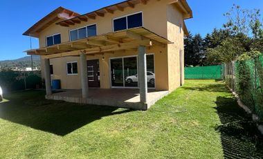 Renta de casa nueva en Acatitlan