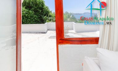 Casa en venta en copropiedad ¡Disfruta de la mitad de la propiedad! Con alberca y vista al mar