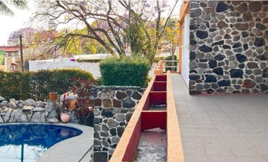 VENTA DE CASA CON PISCINA EN REFORMA, CUERNAVACA, MORELOS.