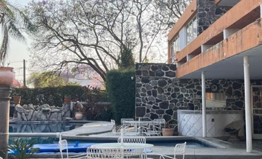 VENTA DE CASA CON PISCINA EN REFORMA, CUERNAVACA, MORELOS.