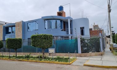 Casa En Venta En La Urbanizacion Villa Del Norte Chiclayo T.Eneque