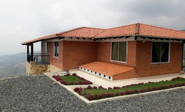 Hermosa casa en DAPA