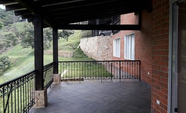 Hermosa casa en DAPA