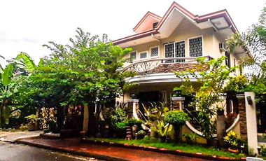 A FULLY FURNISHED 7-BR 2-STOREY HOUSE WITH ATTIC FOR SALE IN LAS PIÑAS