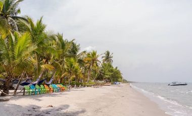 ALQUILER DE CABAÑA EN SANTA MARTA FRENTE A LA PLAYA