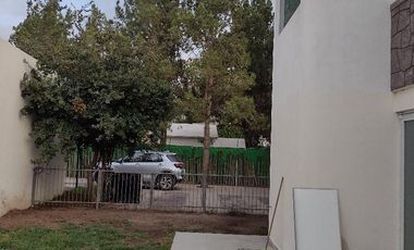 CASA EN RENTA, SAN LUIS POTOSI, GRANJAS DE LA FLORIDA, SEMINUEVA