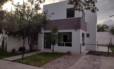 CASA EN RENTA, SAN LUIS POTOSI, GRANJAS DE LA FLORIDA, SEMINUEVA