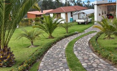 Casa de venta en Otavalo sector Quichinche