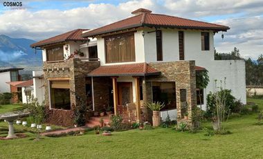 Casa de venta en Otavalo sector Quichinche