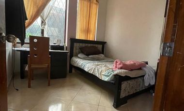 vendo casa esquinera en Brisas del Zaracay uno via Quinide