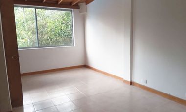 PR19249 Apartamento en arriendo en el sector Loma del Escobero