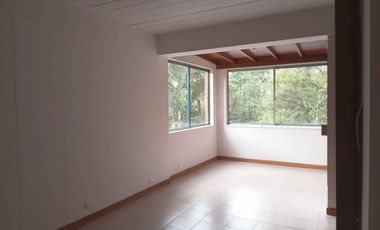 PR19249 Apartamento en arriendo en el sector Loma del Escobero