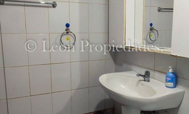 Se vende casa esquina con negocio incluido en Curacavi centro.