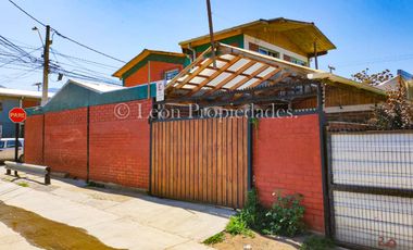 Se vende casa esquina con negocio incluido en Curacavi centro.