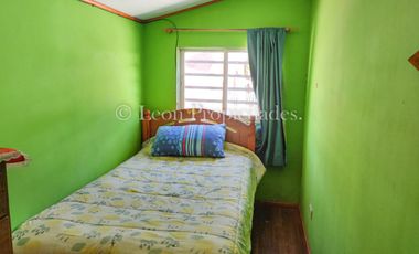 Se vende casa esquina con negocio incluido en Curacavi centro.