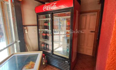 Se vende casa esquina con negocio incluido en Curacavi centro.