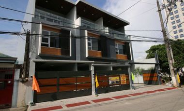 Modern with 5 Bedrooms and 2 Carport House and lot for sale in Don Antonio PH2419