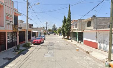 REMATE B. DE CASA EN JARDINES DE MORELOS ECATEPEC DE MORELOS.