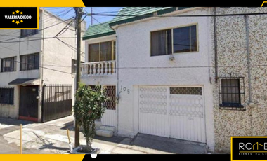 Venta de Casa En Begonias, Nuevo Camino A Santa Maria, Azcapotzalco, CDMX
