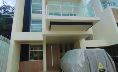 For Lease/Rent: Townhouse in M Residences, Capitol Hills, Quezon City inside Alpha Village