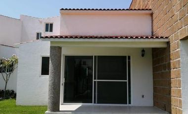 VENTA DE CASA LOFT EN CONDOMINIO DE 18 CASAS CON ALBERCA EN YECAPIXTLA, MORELOS