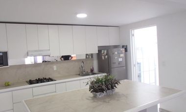 Casa minimalista en venta en Mayorazgos del Bosque, Atizapán de Zaragoza, Estado de México