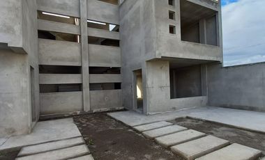 CASA EN OBRA GRIS ECU 911