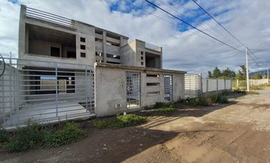 CASA EN OBRA GRIS ECU 911