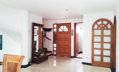 PR15851 Casa en venta en el sector Lomas de los Gonzales, Medellin